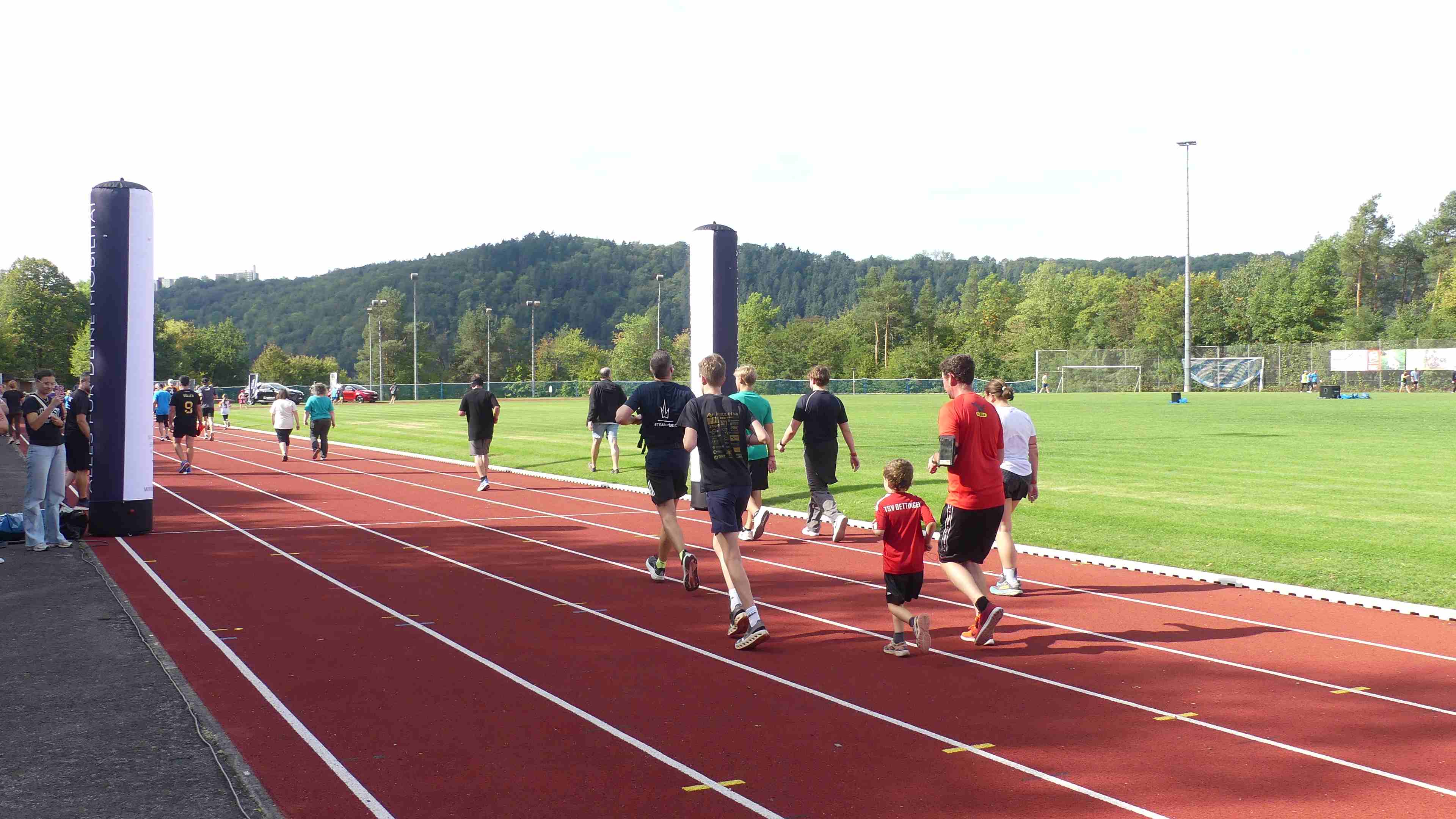 Bild vom 15. Benefizlauf im Jahr 2025. Dies ist das 288. Bild.